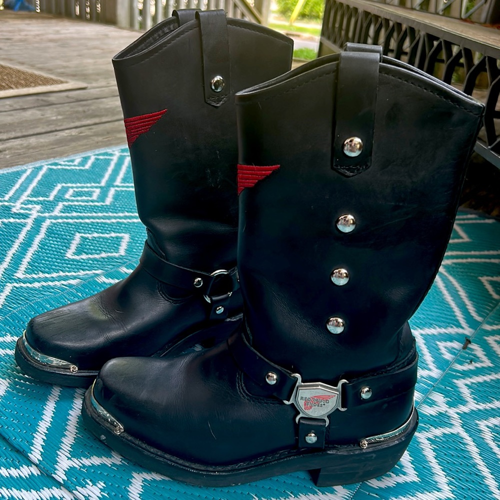 Women’s size 6 redwing motorcycle boots